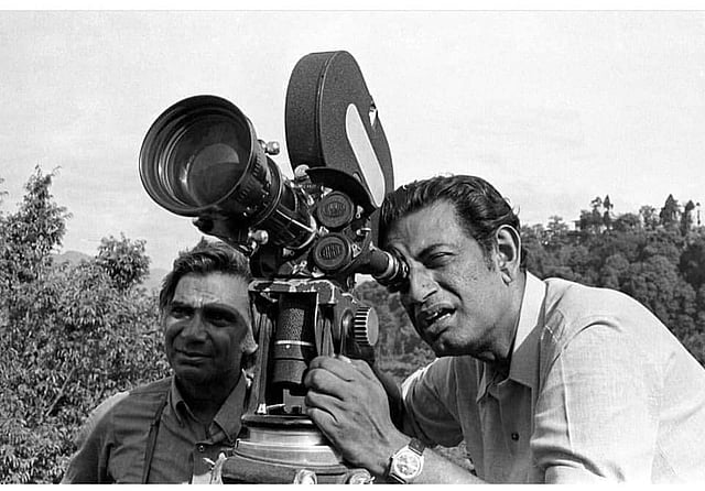 আজ সত্যজিৎ রায়ের শততম জন্মদিন। ছবি: সংগৃহীত