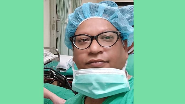 কুয়েত-মৈত্রী সরকারি হাসপাতালের ক্রিটিক্যাল কেয়ার বিভাগের প্রধান চিকিৎসক মোহাম্মদ আসাদুজ্জামান।
