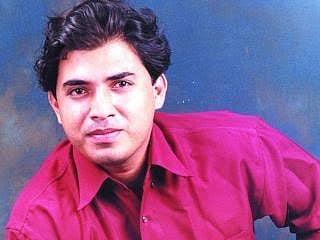 অনেক বিজ্ঞাপনচিত্রে সে সময় পল্লবের ছিল উজ্জ্বল উপস্থিতি