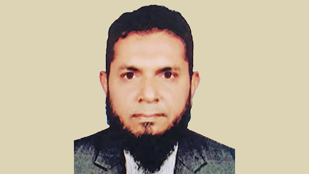 এম এ আজাদ।