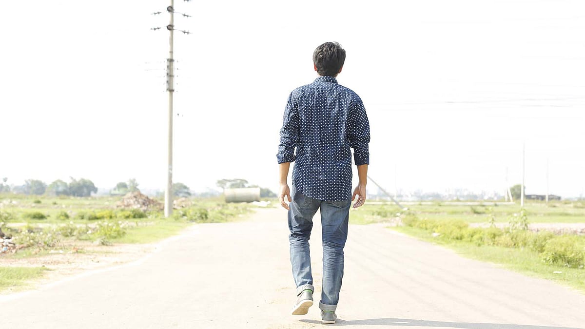 দুঃসময়ে উপার্জনের পথ হারিয়েও অনেক তরুণ আস্থা রাখছেন নিজের পরিশ্রমের ওপর। ছবিটি প্রতীকী। মডেল: তাওসিফ, ছবি: সুমন ইউসুফ