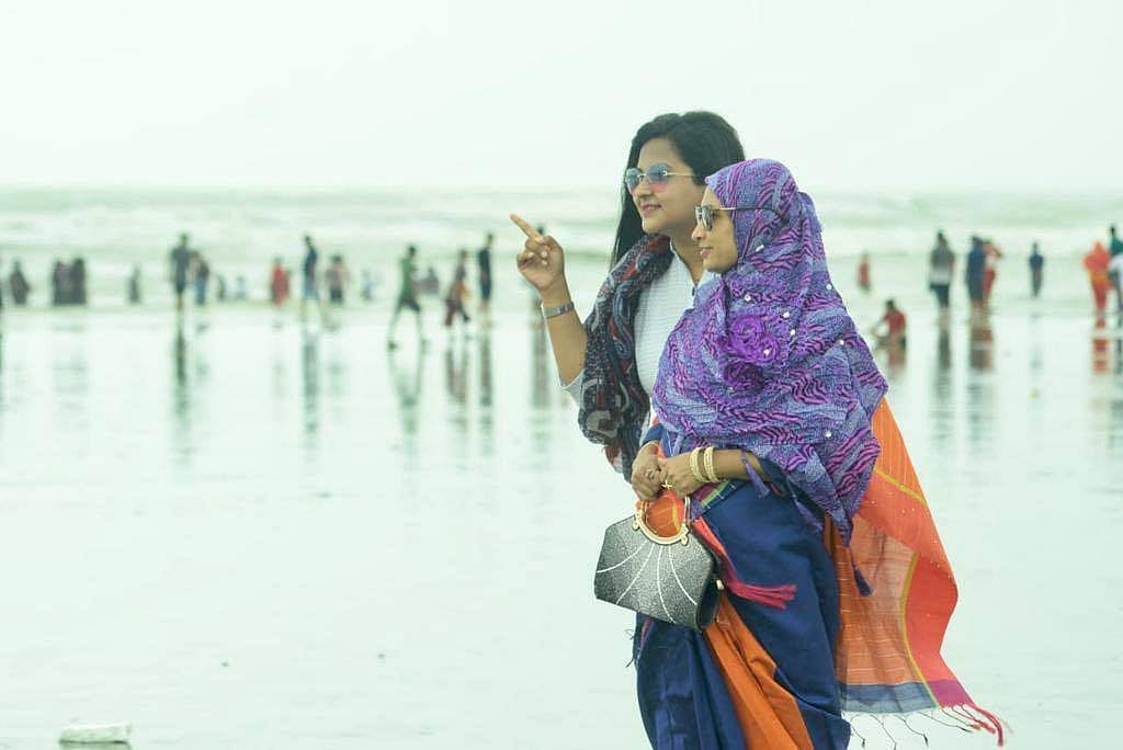 মায়ের সঙ্গে লেখক