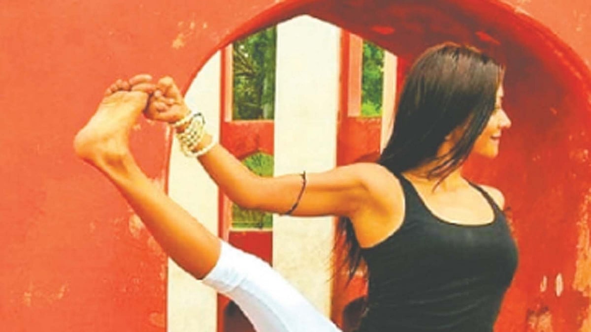 সাজিয়া ওমর তাঁর জীবনযাপন বদলে নিয়েছেন যোগব্যায়াম করে। ছবি: সংগৃহীত