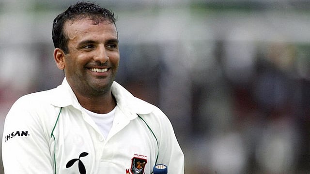 জাভেদ ওমর: টেস্ট অভিষেকে শত বছরের পুরনো কীর্তির পুণরাবৃত্তি। ছবি: আইসিসি