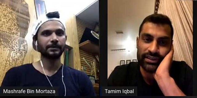 লাইভে তামিম ইকবালের সঙ্গে মাশরাফি। ছবি: ফেসবুক