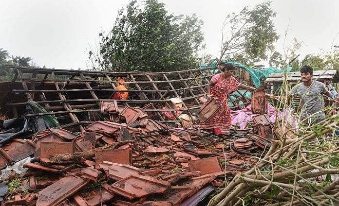 আম্পানে প্রচুর মানুষ ক্ষতিগ্রস্ত হয়েছে পশ্চিমবঙ্গ ও ওডিশায়। ছবি: টুইটার