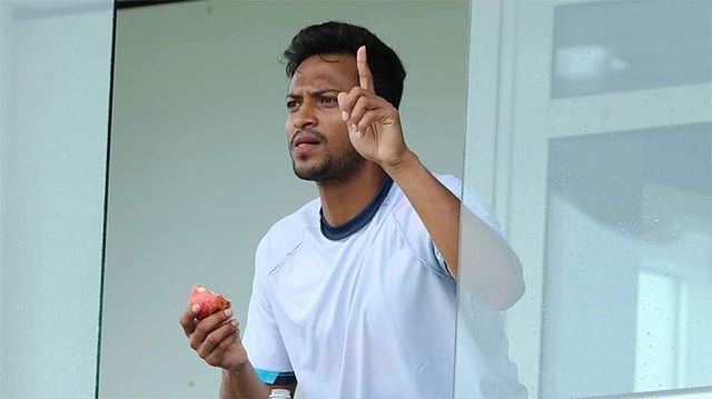 আবার ক্রিকেটে ফেরার অপেক্ষায় সাকিব আল হাসান। ফাইল ছবি