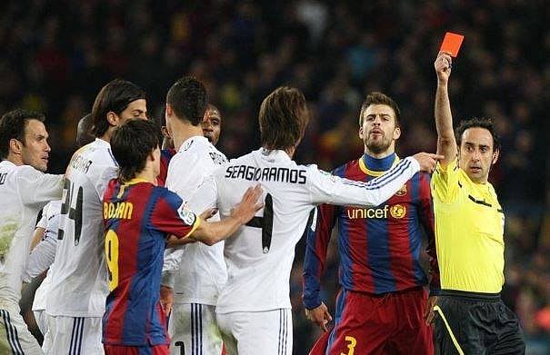 রিয়াল-বার্সার ম্যাচে ইতুরালদে গঞ্জালেস। ছবি: টুইটার