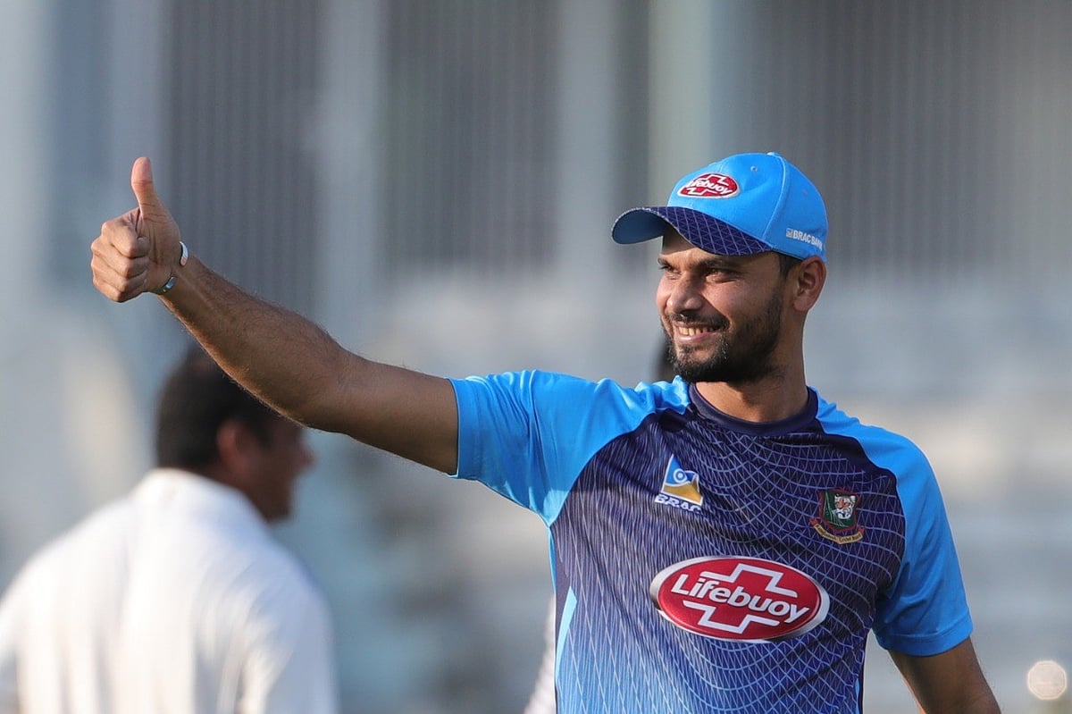 বাংলাদেশের মানুষকে ঘরেই এবারের ঈদ পালনের অনুরোধ মাশরাফির। ছবি: প্রথম আলো