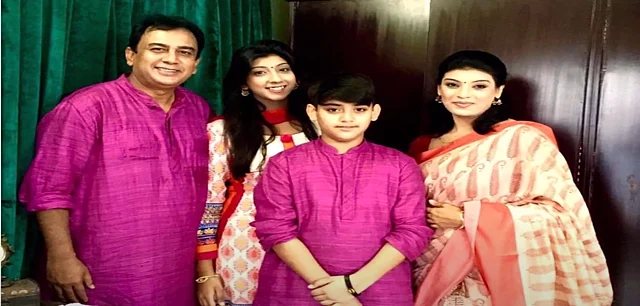 জাহিদ হাসান, মৌ এবং তাদের দুই সন্তান। ছবি সংগৃহীত।
