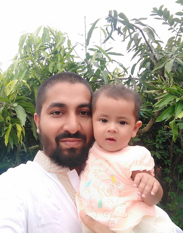 ঈদের দিনে প্রিয়জনের সঙ্গে মো. তাইফুর রহমান।