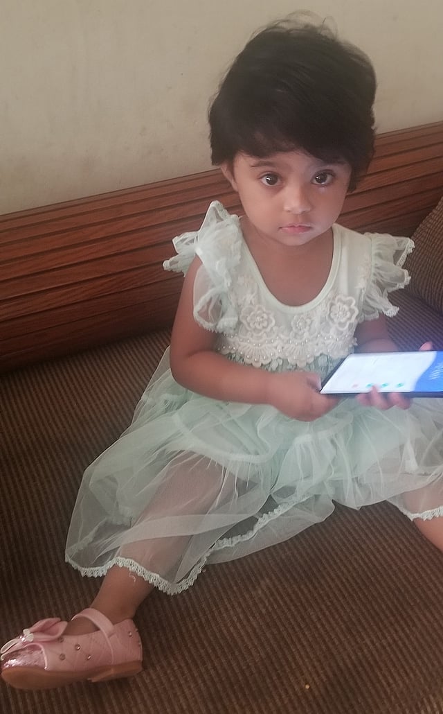 ঈদের দিনে মারুফ আহমেদের পরিবারের সদস্য।