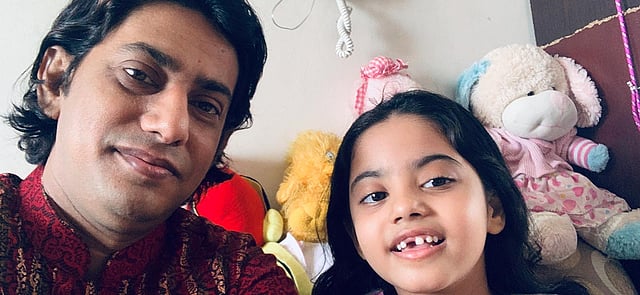 ঈদে বাবা-মেয়ের এই ছবিটি পাঠিয়েছেন মোস্তফা তারিক রনি।