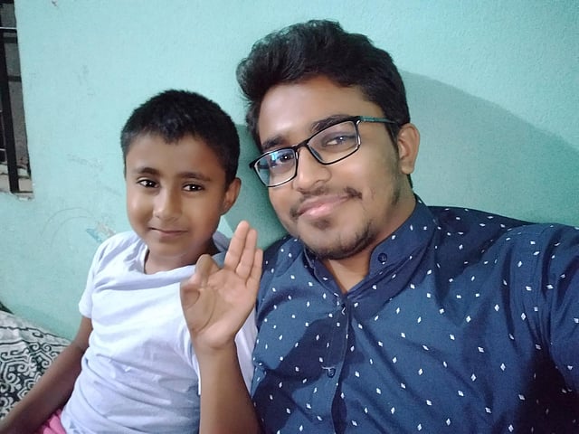 একটু ভিন্নভাবে ঈদের পুরো দিনটাই বাচ্চাদের সঙ্গে কাটিয়েছেন মো. ইশতিয়াক আহাম্মেদ। তিনি গাজীপুরের বাসিন্দা।