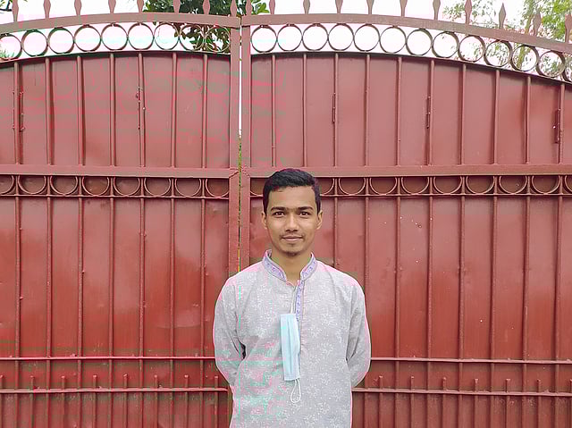 নিজের ঈদ পালনের এই ছবি পাঠিয়েছেন ফারহাল রাইহান।