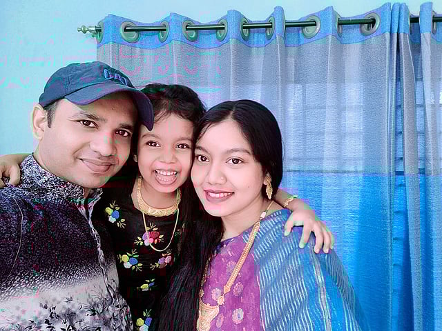 ঈদের দিনে তামীম শাহরিয়ার ও তাঁর পরিবারের সদস্যরা।