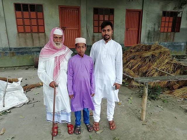 ঈদের দিনে প্রিয়জনদের সঙ্গে মো. মনিরুল ইসলাম।