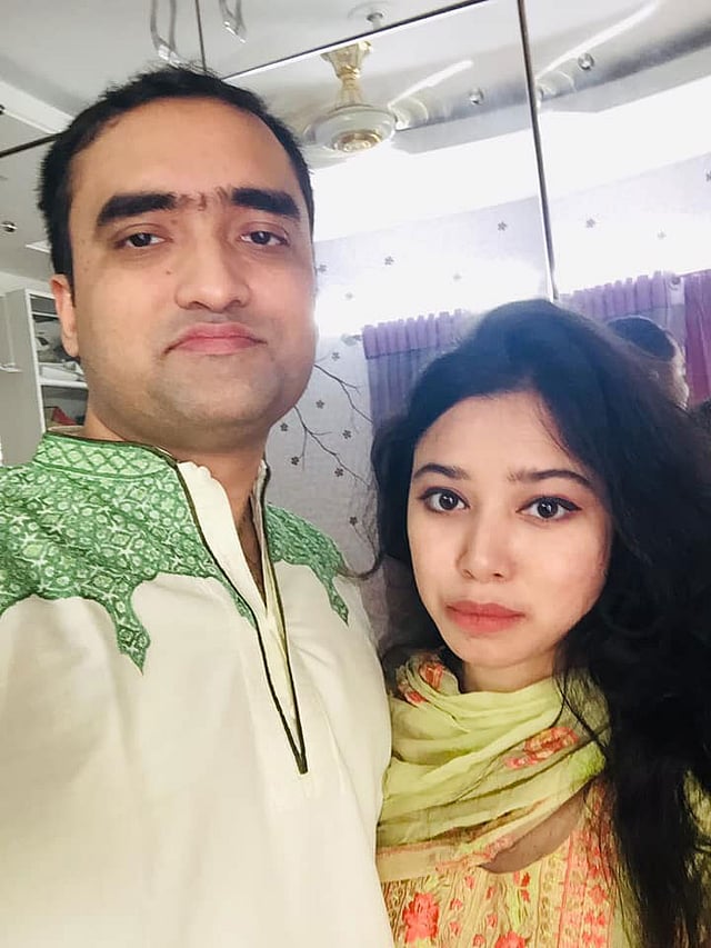 এবারের ঈদে স্ত্রীকে সময় দিয়েছেন এবং ঘরেই কাটিয়েছেন সামি কবির। ঢাকার ধানমন্ডি এলাকার বাসিন্দা স্বামী স্ত্রী দুজনেই খুশি।