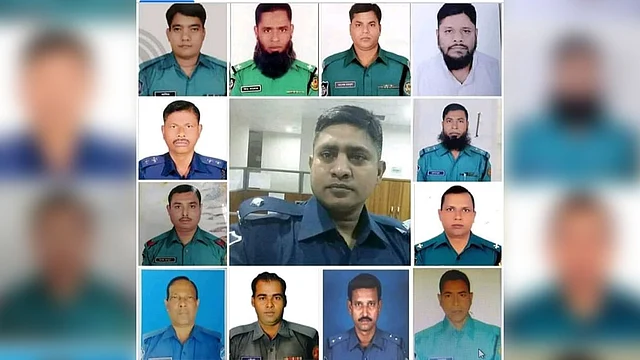 করোনায় আক্রান্ত হয়ে মৃত ১৩ পুলিশ সদস্য। এ পর্যন্ত ১৪ পুলিশ সদস্য করোনায় প্রাণ হারিয়েছেন। আর আক্রান্তের সংখ্যা ছাড়িয়েছে চার হাজার। ছবি: সংগৃহীত