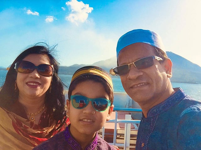 জাপানে ঈদের দিনে মোহাম্মদ মনিরুল ইসলাম ও তাঁর পরিবারের সদস্যরা।