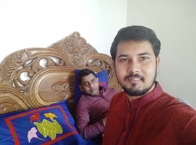 ঈদের দিনে প্রিয়জনের সঙ্গে মামুন সরকার।