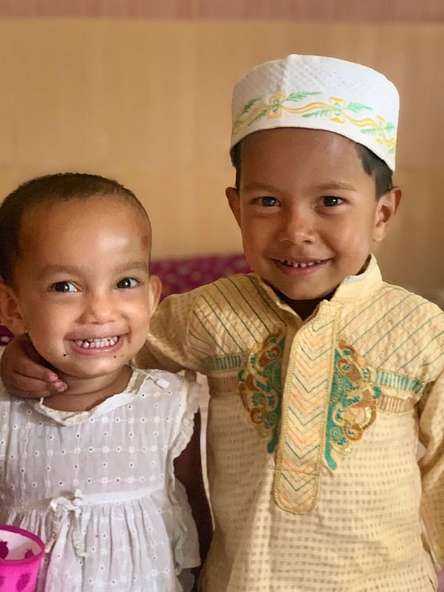 তায়িফ আর তুলির ঈদ এবার ঘরে থেকেই। কিশোরগঞ্জ থেকে ছবি পাঠিয়েছেন সাইফ আল ইমরান।