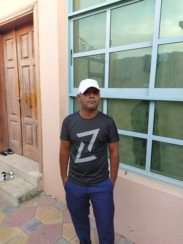 প্রবাস জীবনে এই প্রথম এ কে এম আলমগীর টিটু ঈদ করছেন লক ডাউনে থেকে। প্রবাসী পরিবারের জন্য ঈদের শুভেচ্ছা ও ঈদ মোবারক জানিয়েছেন তিনি।