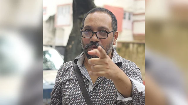 পরিচালক আকরাম খান। ছবি: ফেসবুক থেকে
