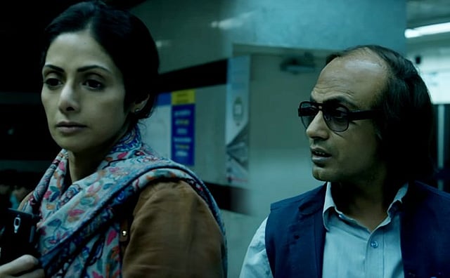 মম ছবির একটি দৃশ্যে শ্রীদেবী ও নওয়াজউদ্দিন সিদ্দিকী। ছবি: সংগৃহীত