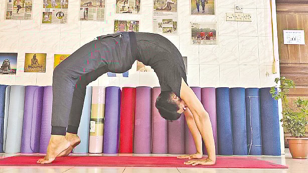 চক্রাসন