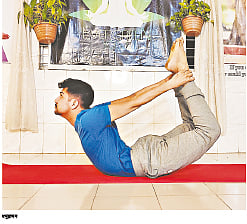 ধনুরাসন