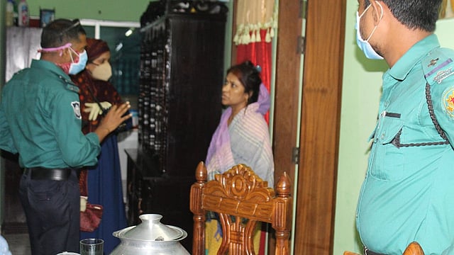 এ ঘটনায় গৃহকর্ত্রী ও তাঁর ছেলেকে গ্রেপ্তার করেছে পুলিশ। ছবি: সংগৃহীত
