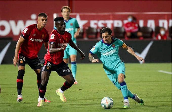 এ ছবি দিয়েই নিজের পছন্দের কথা জানিয়ে দিয়েছেন শাস্ত্রী। ছবি: টুইটার