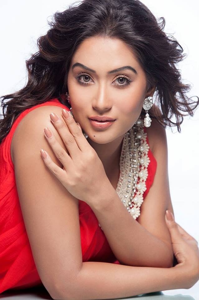 জাকিয়া বারী মম। ছবি: ফেসবুক থেকে সংগৃহীত