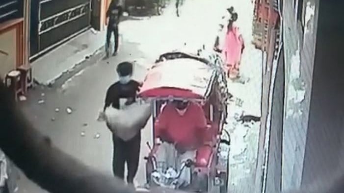 বস্তায় ভরে লাশের তিনটি টুকরা বিভিন্ন স্থানে ফেলে রাখে চার্লস রূপম। ছবি: সংগৃহীত