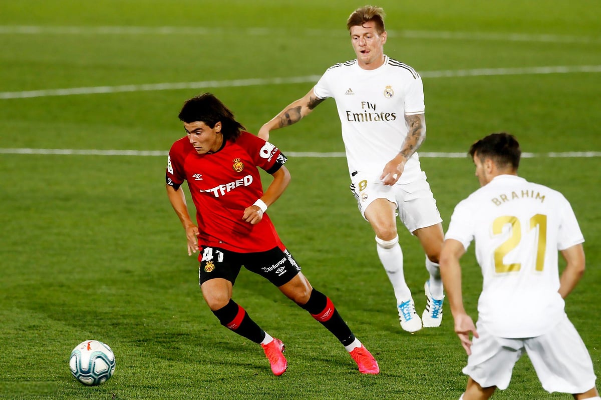 বল পায়ে ছুটছেন লুকা রোমেরো। কাল রিয়াল মাদ্রিদের বিপক্ষে। ছবি: টুইটার