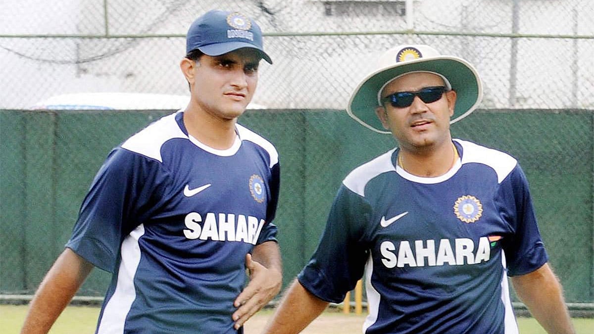 রীতিমতো হুমকি দিয়েই শেবাগকে রানে ফিরিয়েছিলেন সৌরভ গাঙ্গুলী। ফাইল ছবি
