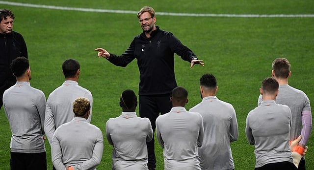 নতুন নতুন উপায়ে অনুশীলন করিয়ে চমক লাগিয়ে দিতেন ক্লপ। ছবি : এএফপি