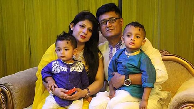 দুই সন্তান ও স্বামীকে নিয়ে ঢাকাতেই থাকেন রত্না। ছবি: ফেসবুক থেকে