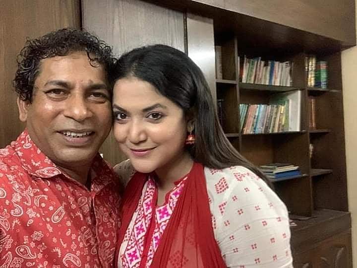 ‘বড়লোকের বেটি’ নাটকে মোশাররফ করিমের সহশিল্পী ঊর্মিলা শ্রাবন্তী কর। ছবি: সংগৃহীত