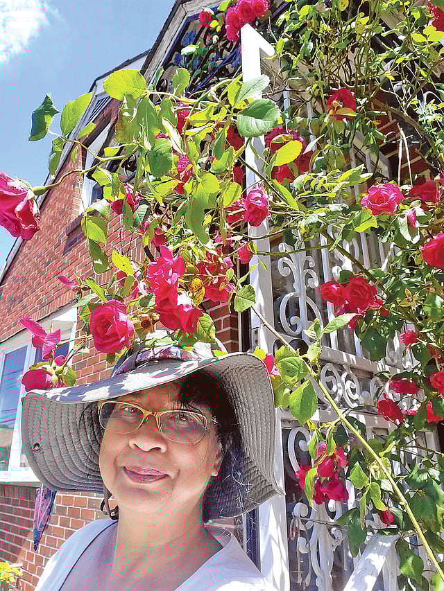 লিজি রহমান শুধু নিজে বাগান করেন না, অন্যদেরও উৎসাহিত করেন