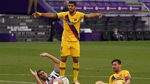 ব্যর্থতা স্বীকার করে নিয়েছেন সুয়ারেজ। ছবি: এএফপি