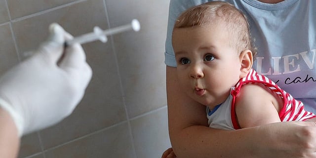 ৮০টির বেশি দেশে তিন-চতুর্থাংশ টিকা্যক্রম বাধাগ্রস্ত হয়েছে। ছবি: রয়টার্স