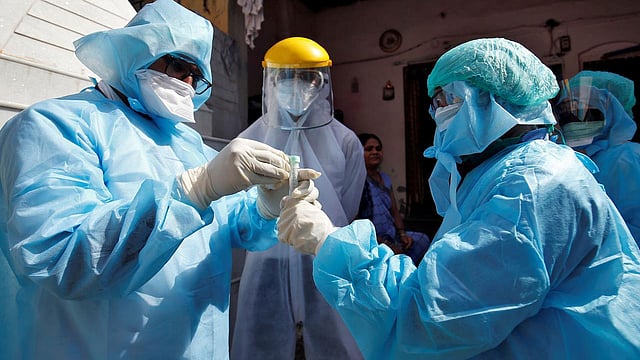 ভারতে এখন পর্যন্ত করোনায় সংক্রমিত হয়েছেন ৯ লাখ ৭৪ হাজারের বেশি মানুষ। ছবি: রয়টার্স