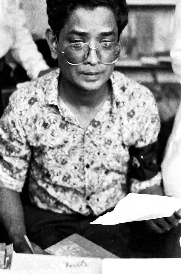 আশির দশকে হুমায়ূন আহমেদ। ছবি: শাকুর মজিদ