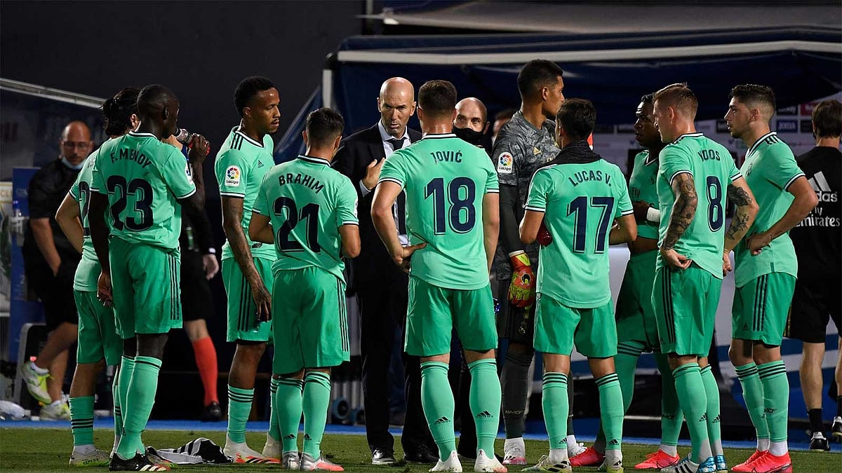 লা লিগার মৌসুমের শেষ ম্যাচে সমতা নিয়ে মাঠ ছাড়ে রিয়াল মাদ্রিদ। ছবি: এএফপি