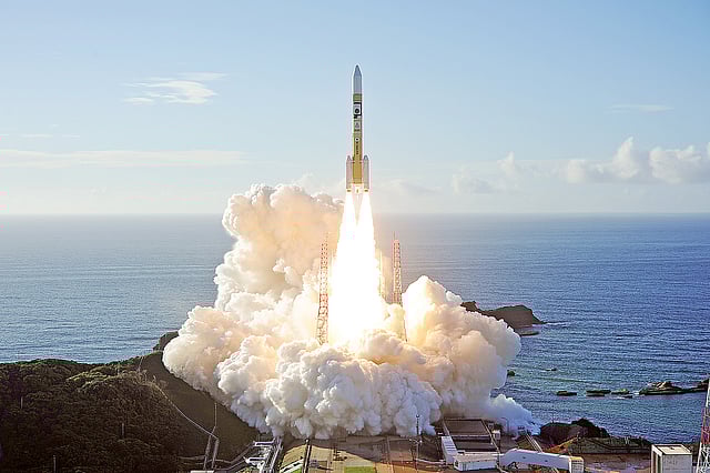 গতকাল রকেটের মাধ্যমে ‘হোপ প্রুব’ মহাকাশযান উৎক্ষেপণ করা হয়। ছবি: রয়টার্স