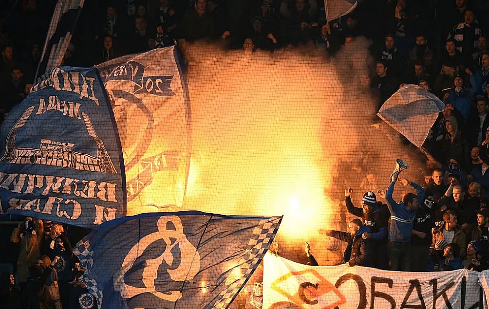 ডার্বি ঘিরে ডায়নামো সমর্থকদের উন্মাদনা। ছবি : টুইটার