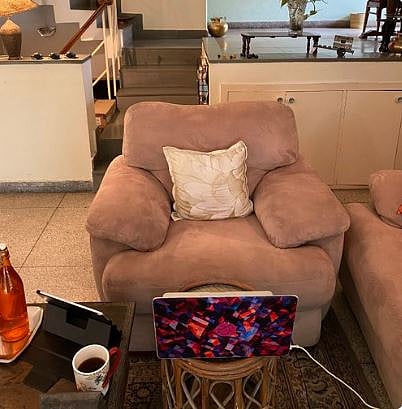 এভাবেই বাড়িতে বসে ধারাভাষ্য দিয়েছেন সঞ্জয় মাঞ্জরেকাররা। ছবি: টুইটার