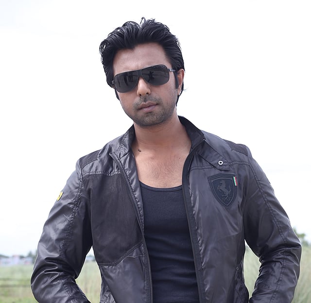 আপত্তিকর আচরণ ও ঔদ্ধত্যপূর্ণ মন্তব্যের পরিপ্রেক্ষিতে অপূর্ব থানায় অভিযোগ করেছেন। ছবি: প্রথম আলো